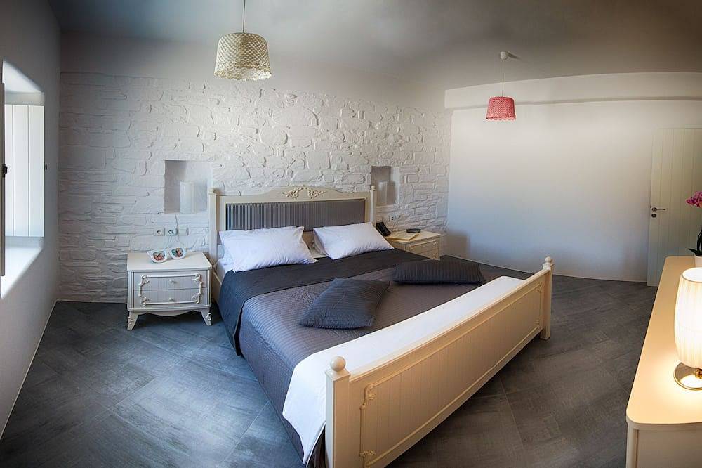 Paros Afrodite Luxury Villas with private pool & spa max 12 persons in Aliki, Paros