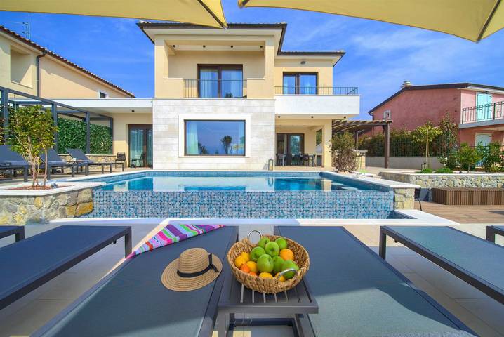 Ferienhaus für 12 Personen, mit Pool und Whirlpool sowie Garten und Sauna, mit Haustier in Pinezici - 3