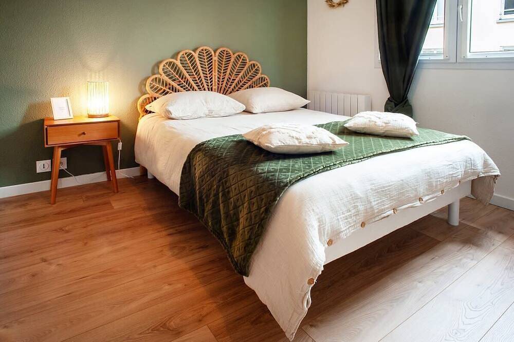 Entire apartment, \"Le nid Briochin\", studio au coeur de Saint-Brieuc in Saint-Brieuc, Côte de Goëlo
