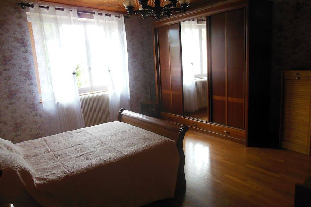 Maison T3 avec terrasse et balcon in Dortan, Nantua