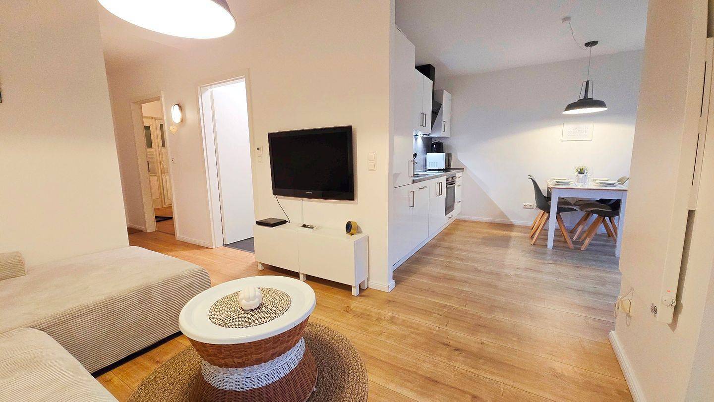 Ganze Wohnung, Ostsee Ferienwohnung Sprotte in 1. Reihe und mit Garten am Schönberger Strand in Schönberg, Südliche Ostseeküste