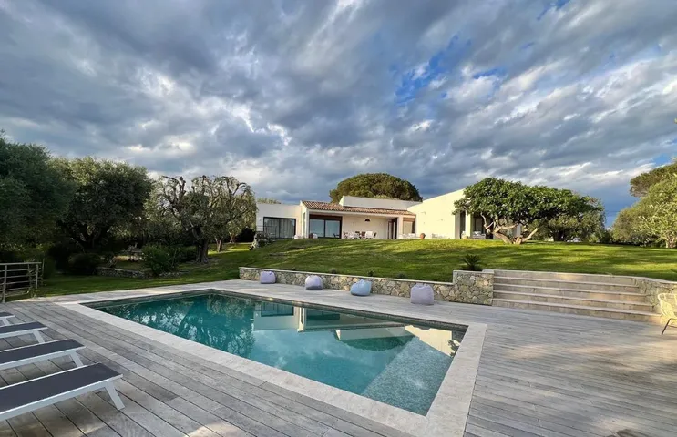 Chalet para 6 personas, con jardín además de piscina y jacuzzi, Familias con niños - 1
