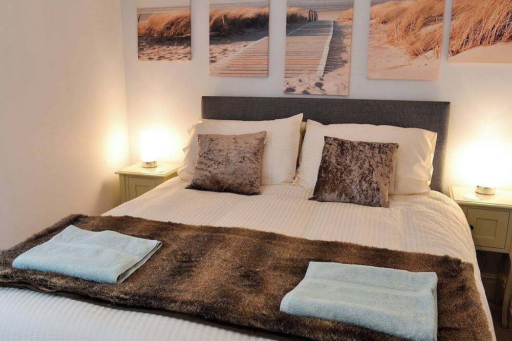 2 bedroom accommodation in Falmouth in Falmouth (Cornwall), Cornwall