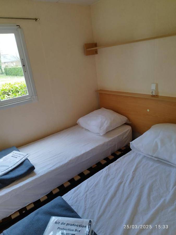 Location de vacances pour 4 personnes, avec terrasse ainsi que vue et piscine à Les Avenières - 4