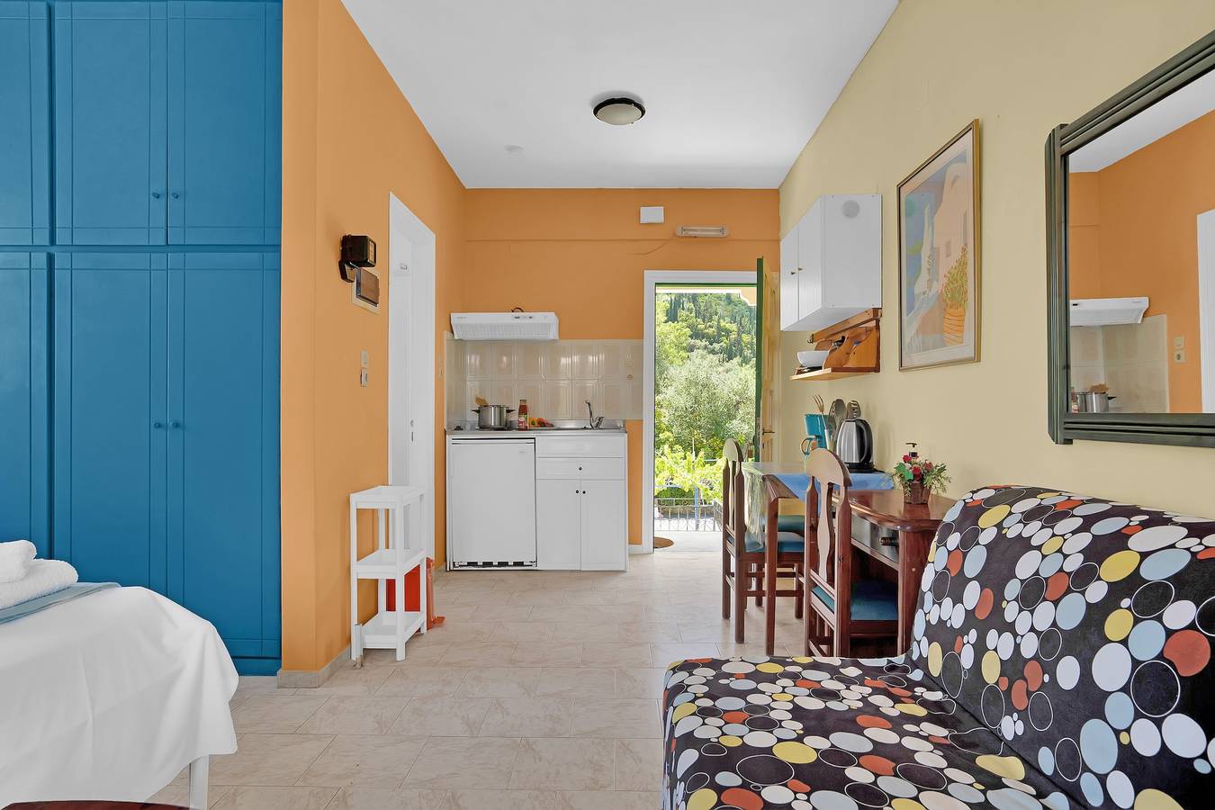 Studio entier, Studio 'Veronis 5' avec vue sur la mer, piscine partagée et Wi-Fi. in Vathy, Ithaque