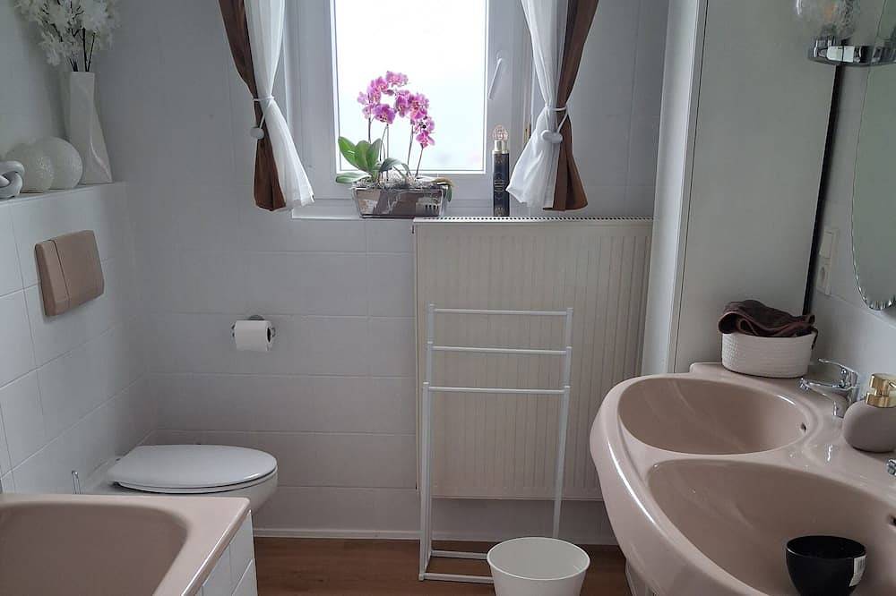 Ferienhaus mit privater Terrasse, Balkon und Wlan in Beuren in Bremm, Cochem-Zell