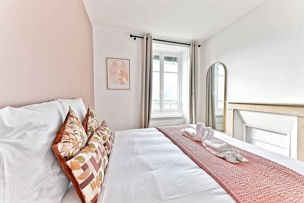 Entire apartment, Apartment View of Tour effeil Defense in Puteaux, Hauts-de-Seine