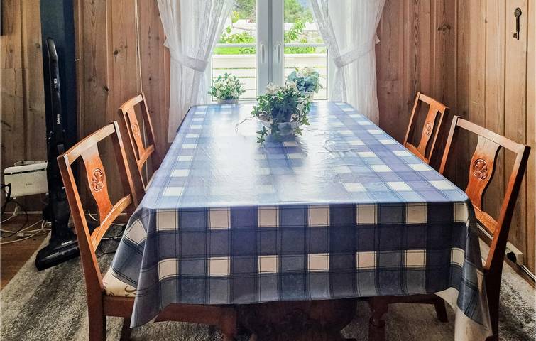 Ferienhaus für 7 Personen mit Terrasse in Etne
