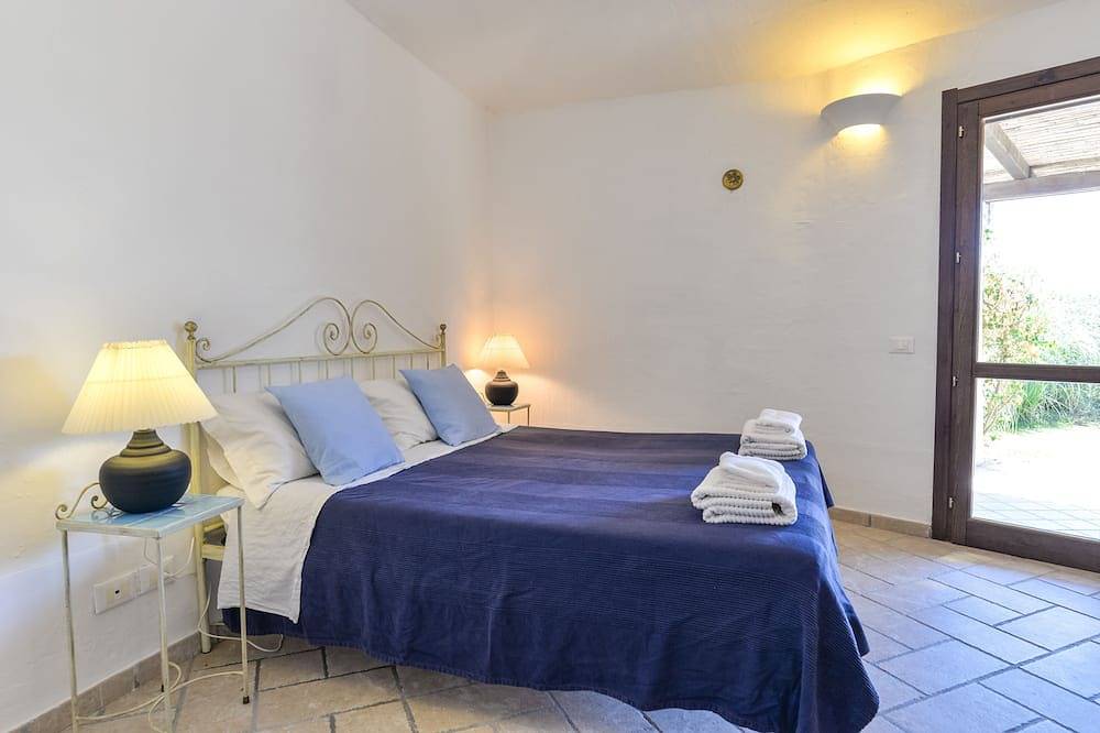 Villa indipendente con giardino e piscina privata ideale -Cin It111015C2000Q6211 in Domus De Maria, Cagliari e Dintorni