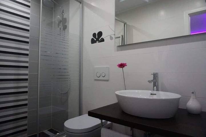 Ganze Wohnung, Moderne Studio A4 für 2-3 Personen mit 2 Swimmingpools in Pag Stadt, Pag
