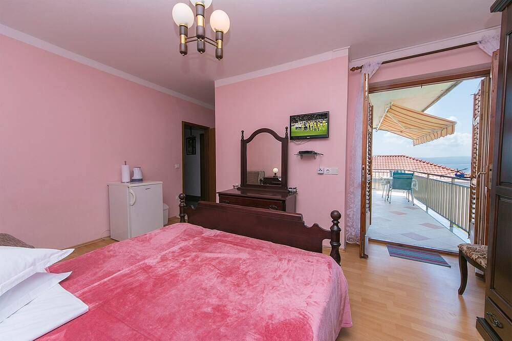 Ganze Wohnung, Studio Appartement mit Balkon und Meerblick Brela, Makarska (As-20778-c) in Brela, Makarska Riviera