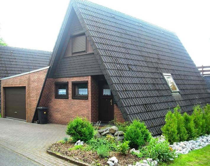 Vakantiehuis voor 3 personen, with Balkon and Terras as well as Tuin and Uitzicht op het meer in Lahntal