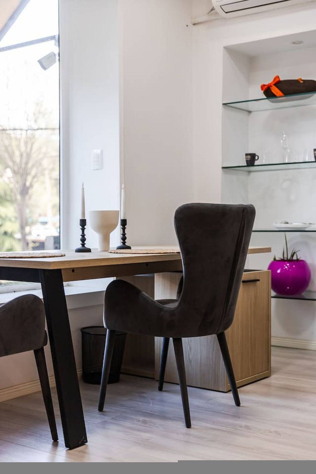 Ganze Wohnung, Central Comfy Spot | Studio for 2 with Wi-Fi in Tiranë, Albanien