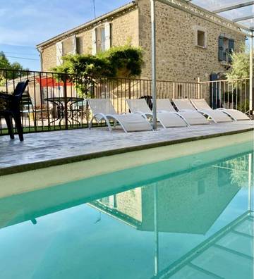 Gîte pour 11 personnes, avec terrasse ainsi que jacuzzi et piscine, animaux acceptés à Caux