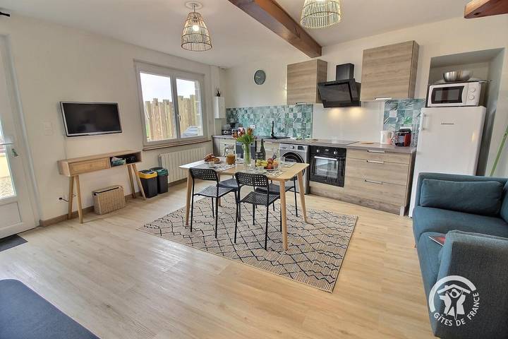 Gîte pour 2 personnes, avec Terrasse et Vue à Goudelin - 3