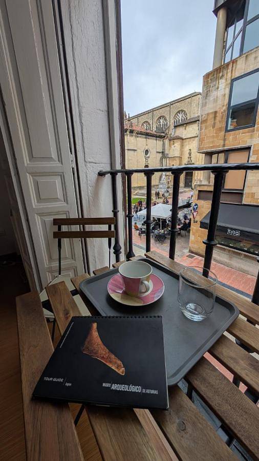 Twin Room with Balcony in Oviedo, Cordillera Cantábrica