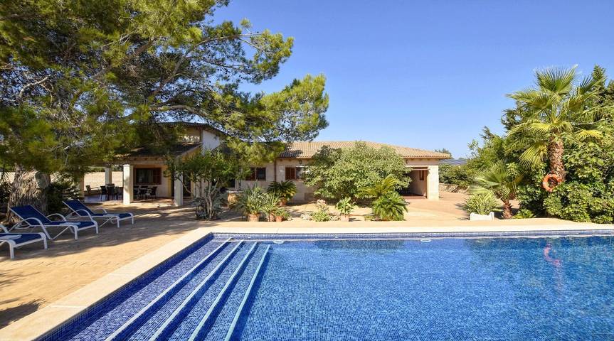 Ferienhaus 'Ribas' mit Bergblick, WLAN und Klimaanlage in Santa Margalida, Mallorca Norden