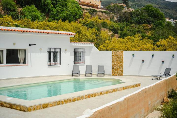 Casa rural para 5 personas, con Balcón y Terraza además de Jardín y Piscina en Lanjarón - 3