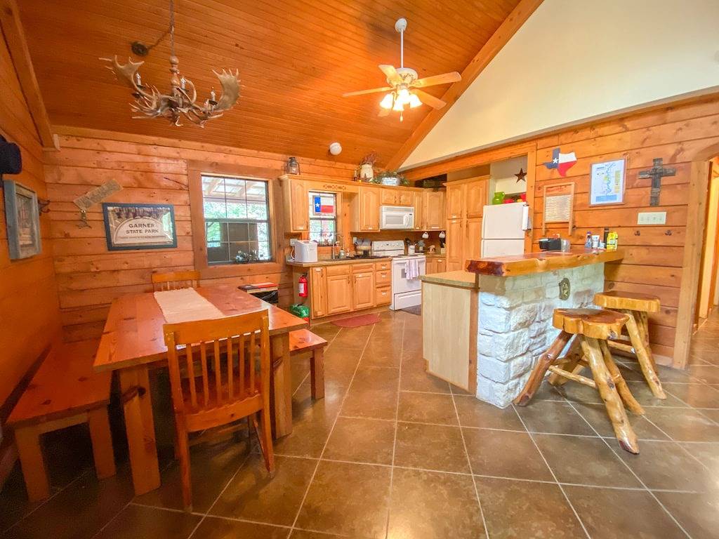 Cozy and secluded Log Cabin near the Frio River with a private pool! in Concan, Uvalde County