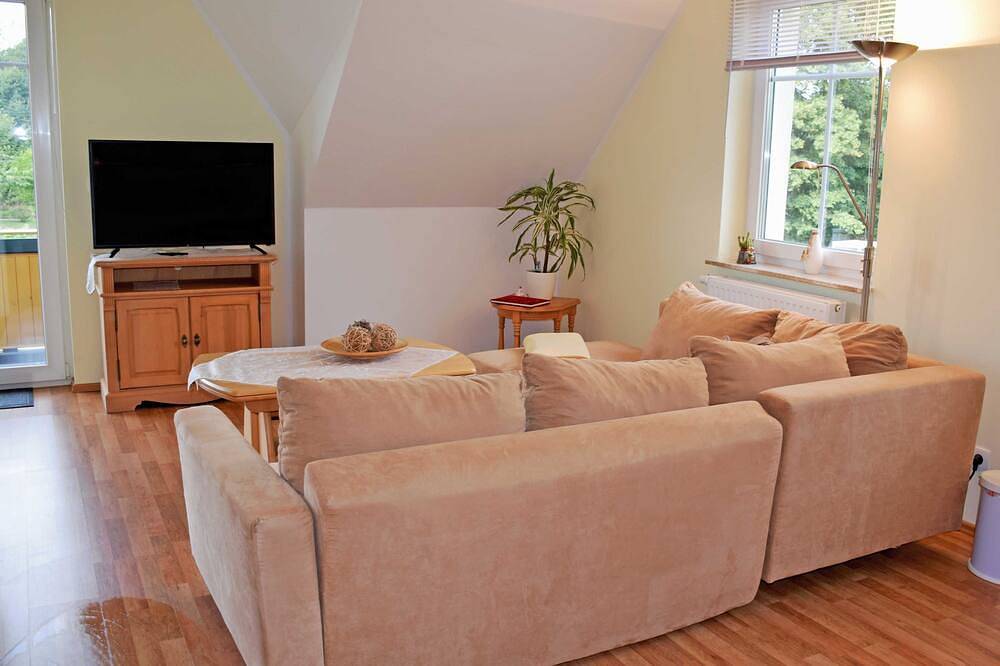 Ganze Wohnung, 01 Ferienappartement zur Granitz mit Balkon - Ferienwohnungen zur Granitz mit in Serams, Zirkow