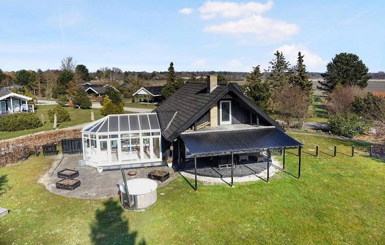 Ferienhaus für 7 Personen mit Terrasse in Hundested, Kattegat Küste