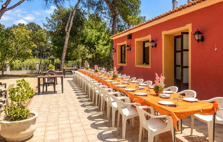 Acogedor 400sqft Apt con aire acondicionado, piscina, parking y terraza - Cerca de restaurante in Villalonga, Provincia de Valencia