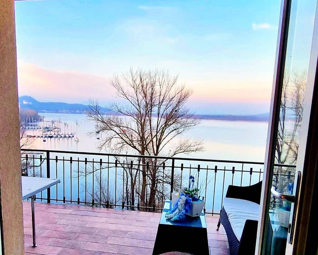 Ganze Wohnung, Panoramawohnung am Lago Maggiore in Dormelletto, Lago Maggiore (Piemont)