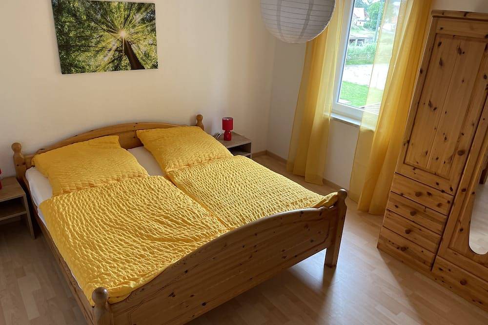 Ganze Wohnung, Große Ferienwohnung in idyllischer Lage mit Massage-Angebot in Bisterschied, Pfälzer Bergland