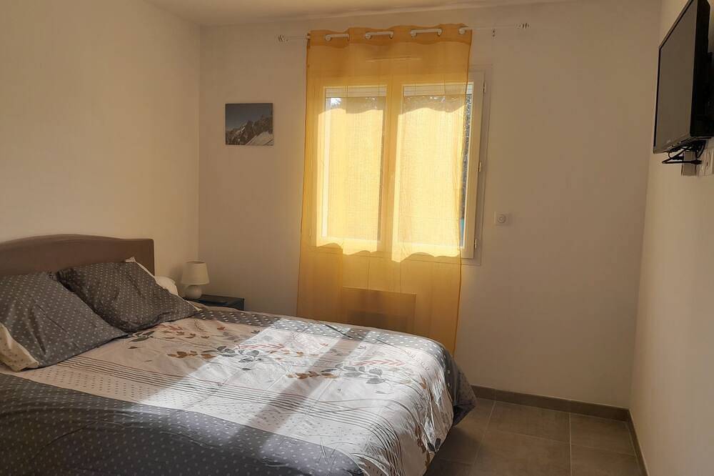 Comfortable house in quiet neighborhood 5 minutes walk from downtown in Saint-Jean-du-Gard, Cevennen