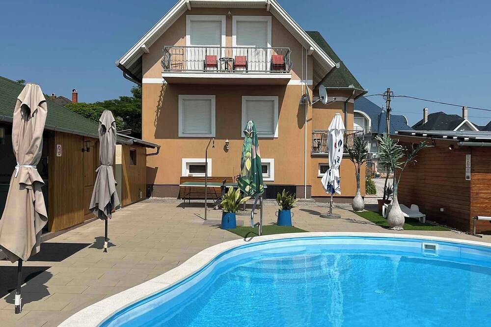 Ganze Wohnung, Ferienwohnung mit beheiztem Pool in Gyenesdias, Balaton Hochland Nationalpark