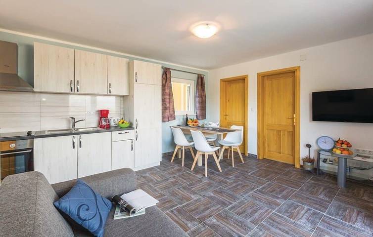 Ganze Wohnung, Ferienwohnung für 6 Personen mit Balkon/Terrasse in Blace, Dubrovnik-Neretva