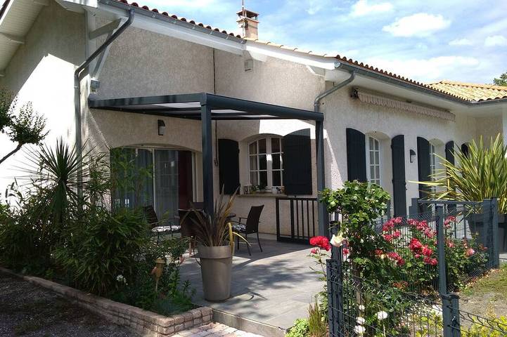 Apartamento de vacaciones para 4 personas, con jardín y piscina - 1