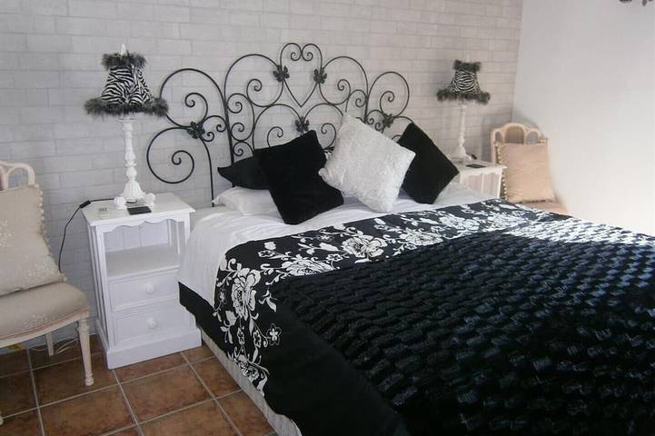 Location de vacances pour 6 personnes, avec terrasse ainsi que jardin et jacuzzi à Pruna - 3