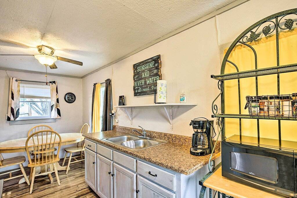 'Cabana Luna' Cabin w/ Deck, Swing & Fire Pit! in Uvalde County