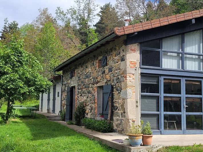 Location de vacances pour 18 personnes, avec Balcon et Terrasse ainsi que Jardin et Vue à Lavoine - 3