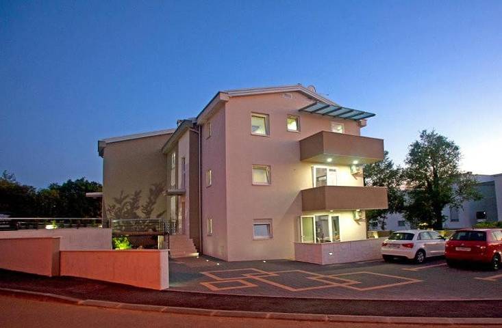 Maison d’hôte pour 4 personnes, avec balcon ainsi que jardin et vue