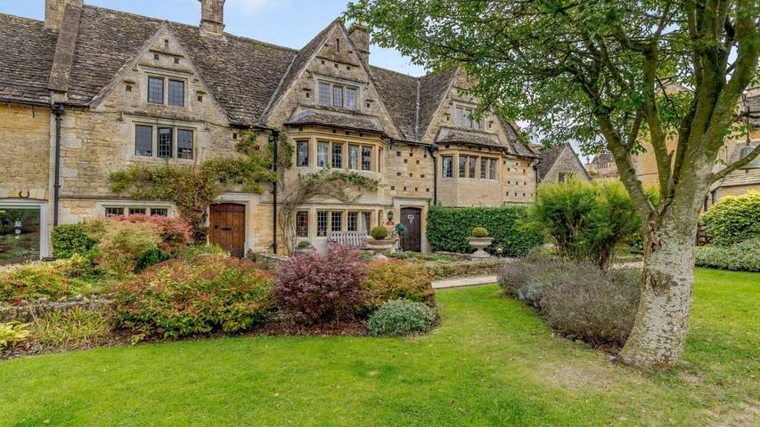 Middle Gable in Bourton-on-the-Water, Gloucestershire