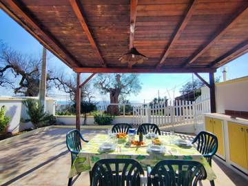 Gîte pour 5 personnes, avec vue ainsi que jardin et terrasse, animaux acceptés dans Marina Serra