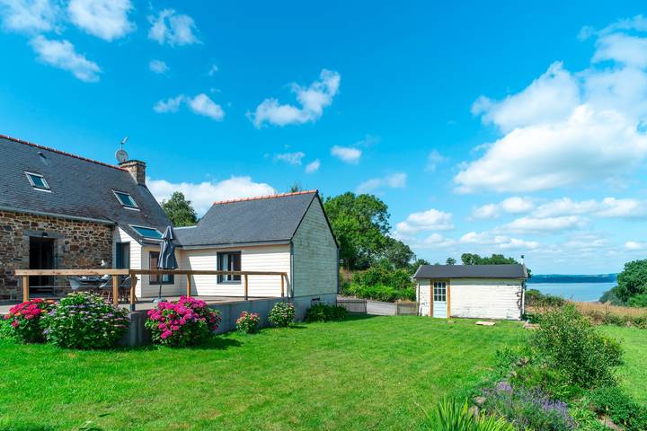 Location de vacances pour 6 personnes, avec Terrasse et Jardin à Argol