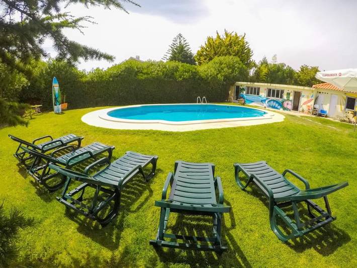 Location de vacances pour 2 personnes, avec vue ainsi que jardin et piscine, animaux acceptés à Carcavelos - 4