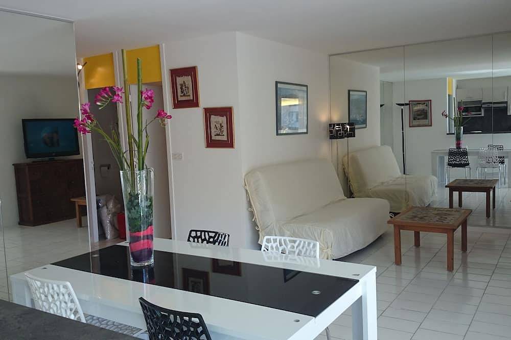 Appartement entier, Appartement front de mer immeuble de standing Canet Sud, parking et accès Wifi in Canet-en-Roussillon, Côte d'Améthyste