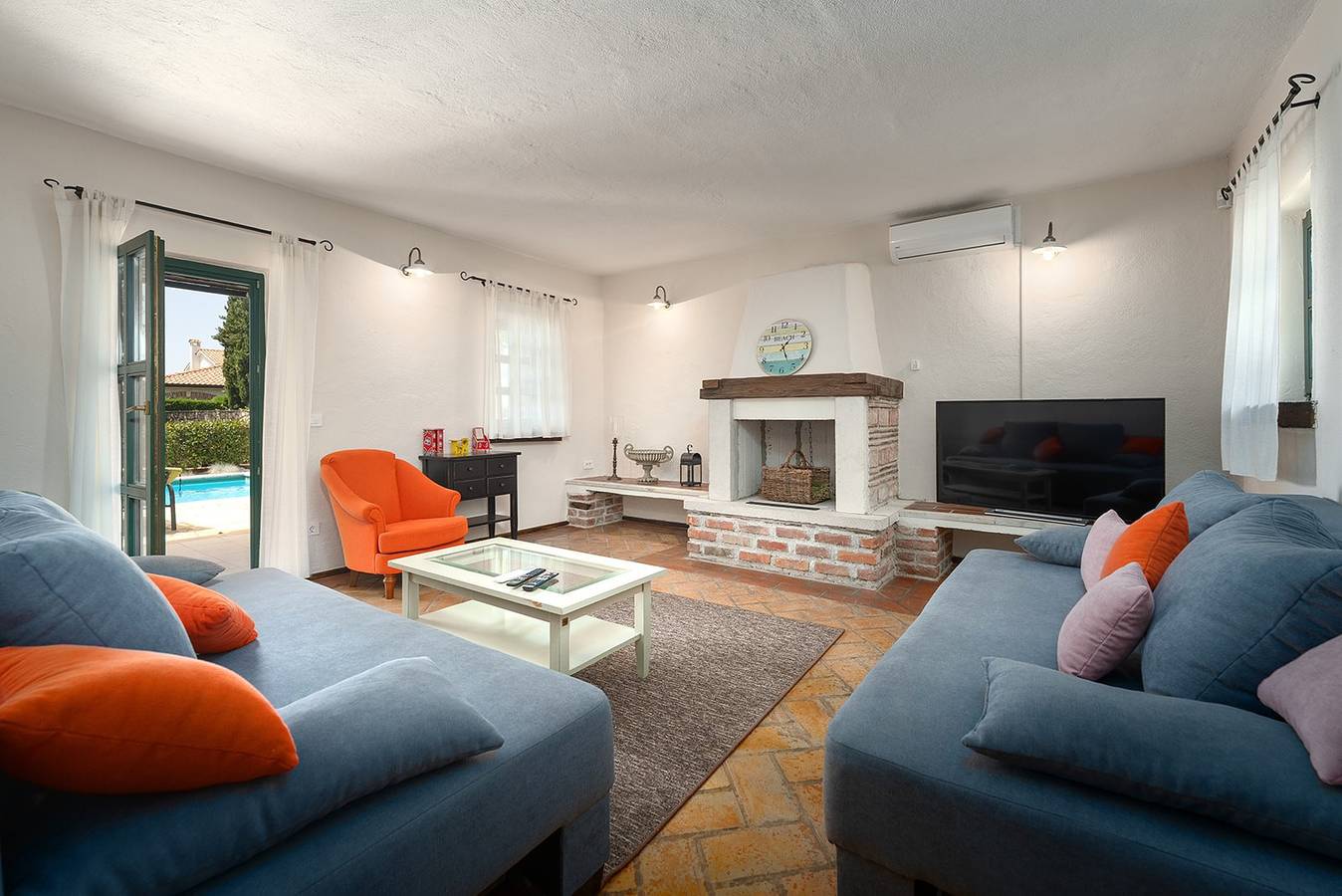 Villa mit privatem Pool und 3 Schlafzimmer in Sveti Lovreč Pazenatički, Zentralistrien
