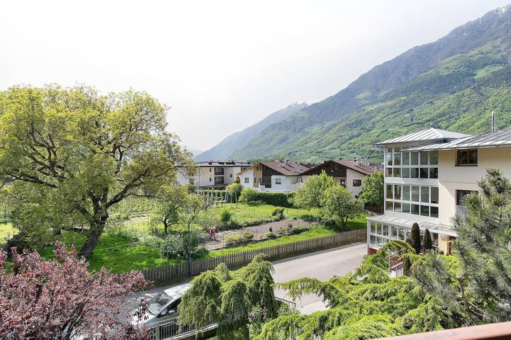 Ganze Wohnung, Ferienwohnung 'Mayr Fünf' mit Bergblick, Balkon und WLAN in Plaus, Ortleralpen