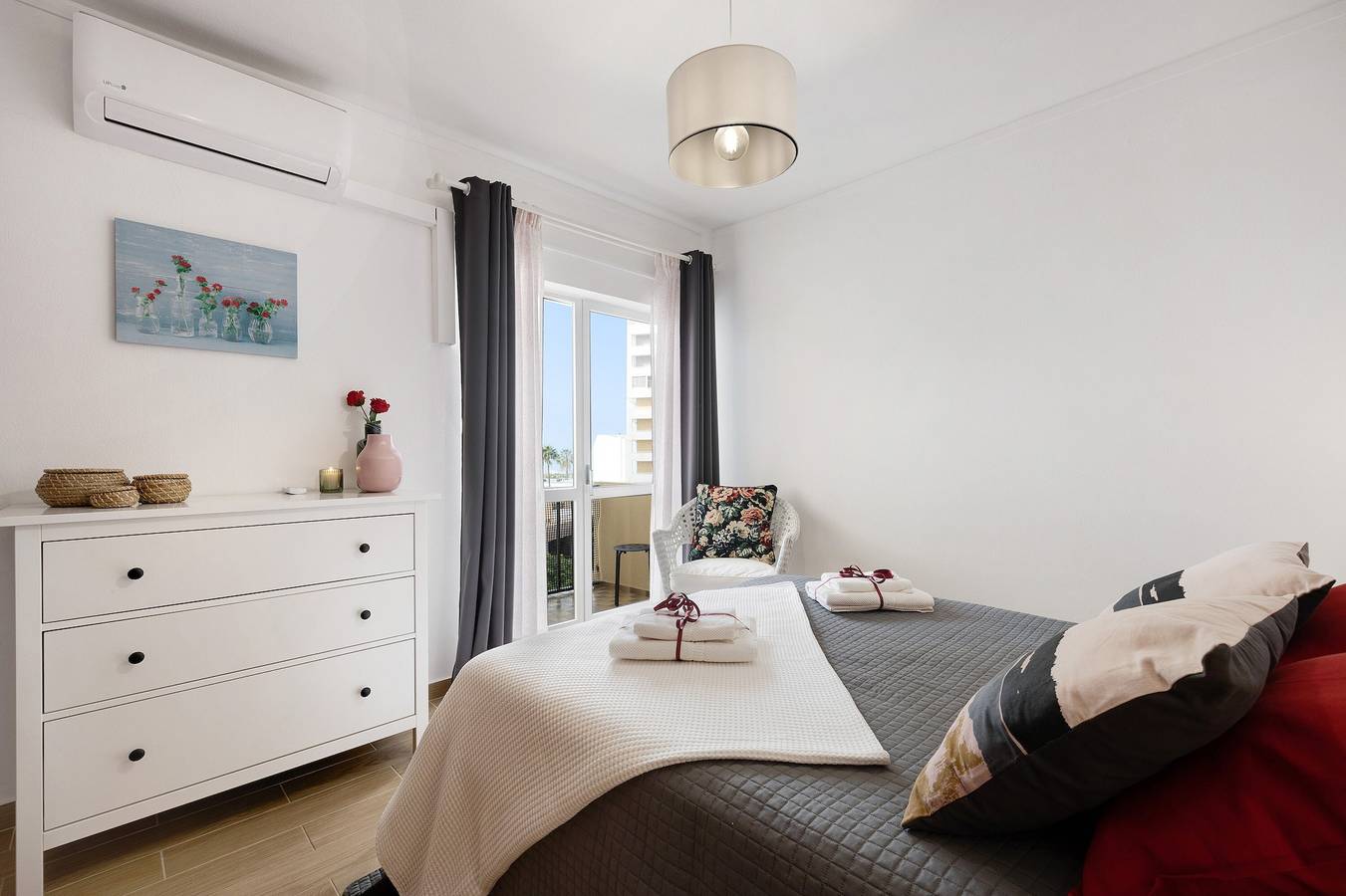 Appartement entier, Appartement "Casa Farol" avec vue sur la mer, balcon et Wi-Fi. in Praia da Rocha, Portimão