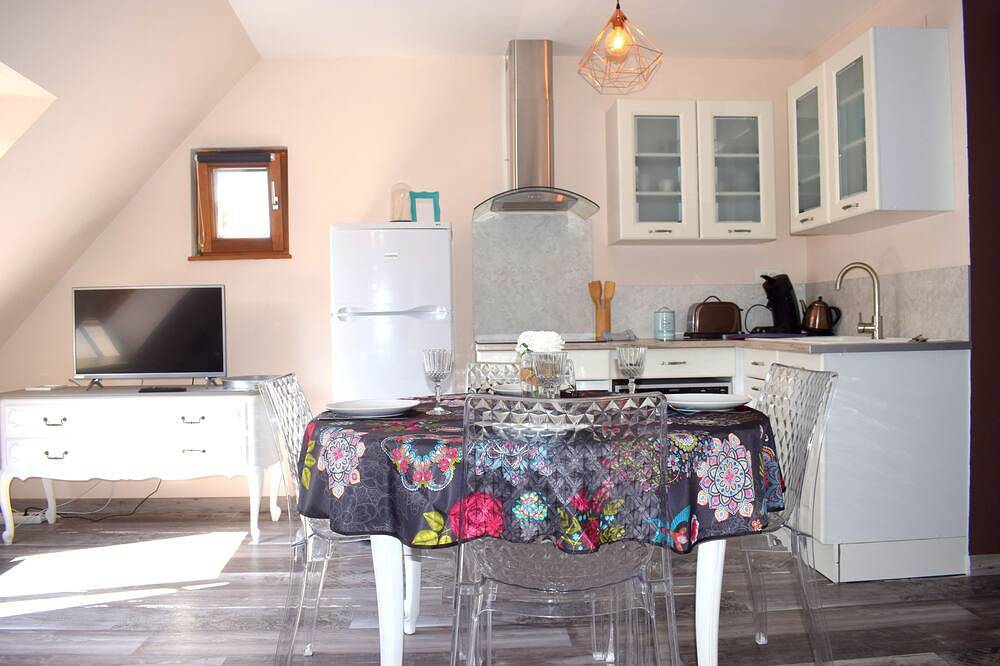 Entire apartment, New In the heart of the city center of Obernai in Alsace, charming and cozy duplex in Obernai, Sélestat-Erstein region