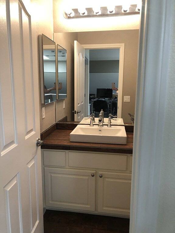 Large modern 2 story house with first floor master suite. in Las Vegas, Red Rock Canyon