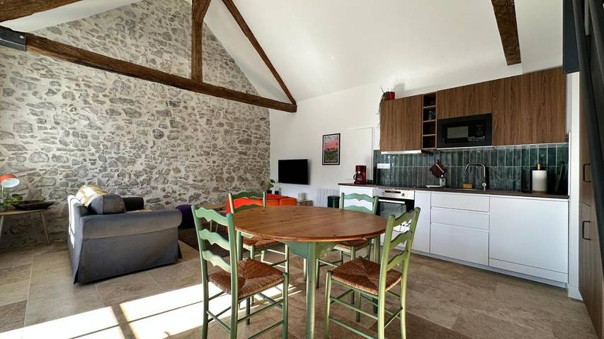 Location de vacances pour 4 personnes, avec terrasse et jardin, animaux acceptés à Sainte-Suzanne - 4