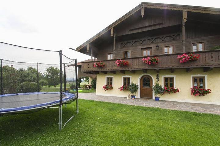 Ferienwohnung für 5 Personen, mit Terrasse und Garten