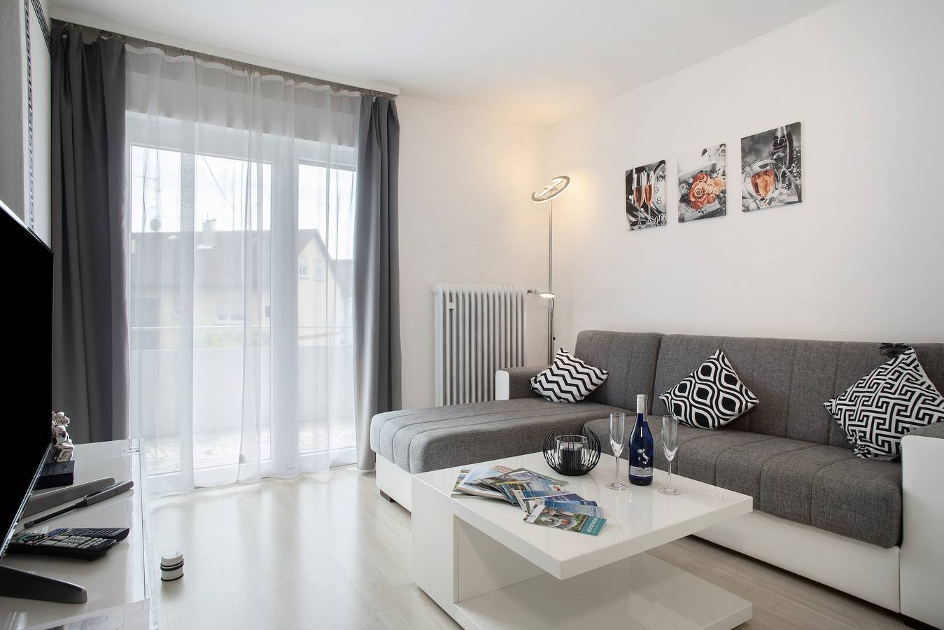 Ganze Wohnung, Ferienwohnung '2' mit Balkon und Wi-Fi in Langenargen, Obersee (Bodensee)