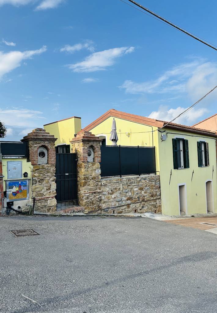 Ferienhaus für 4 Personen, mit Ausblick und Meerblick sowie Garten